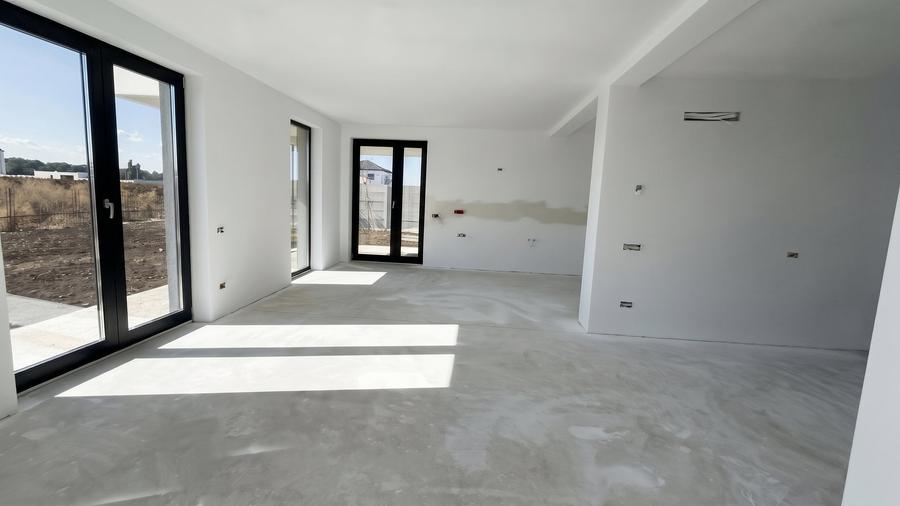 Casă individuală cu 4 camere cu Teren 570 Mp în Săftica