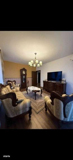 Apartament cu 3 camere decomandat în Nufărul
