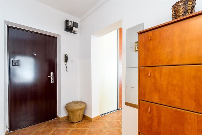 Apartament cu 2 camere semidecomandat, mobilat în Tineretului