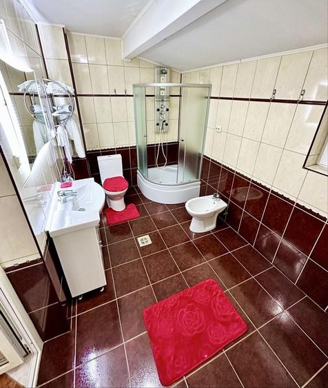 Casă cu 4 camere în Central