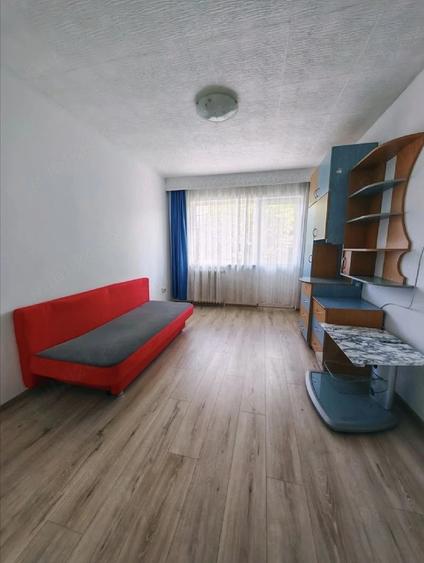 Apartament cu 2 camere semidecomandat în Cetate