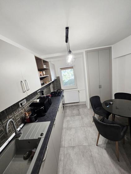Apartament cu 2 camere decomandat în 1 Mai