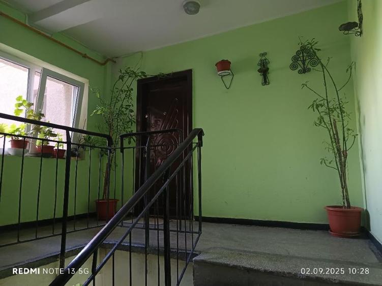 Apartament cu 3 camere decomandat, mobilat în Central