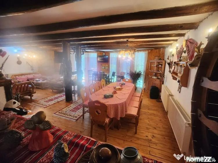 Casă cu 7 camere cu Teren 327 Mp în Zamora