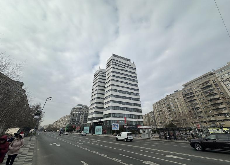 Birou, de 9,500 mp, în Muncii