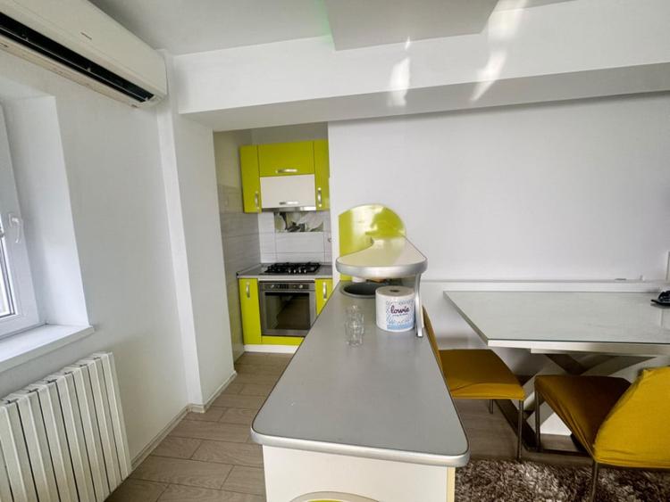Apartament cu 3 camere decomandat în City Park Mall