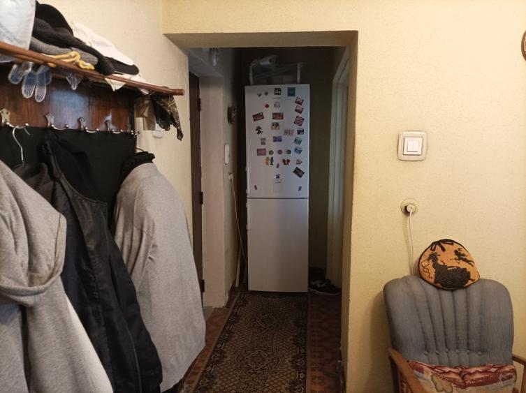Apartament cu 4 camere semidecomandat în Griviței