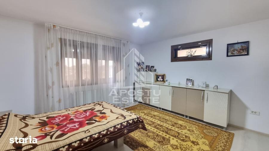 Casă cu 6 camere cu Teren 2712 Mp în Dudeștii Noi
