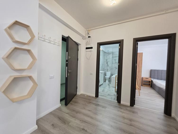 Apartament cu 2 camere semidecomandat în 1 Decembrie
