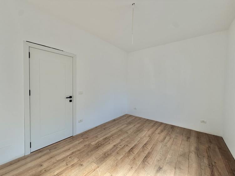 Duplex cu 4 camere cu Canalizare în Giroc