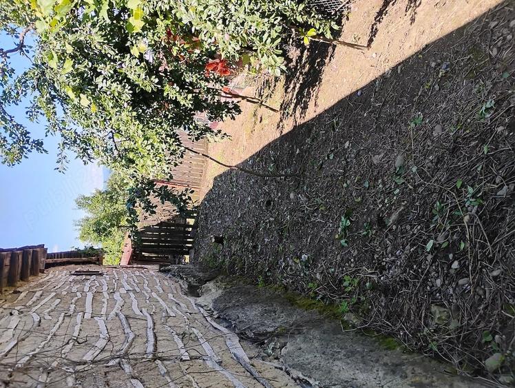Teren de 519 mp, în Podenii Vechi