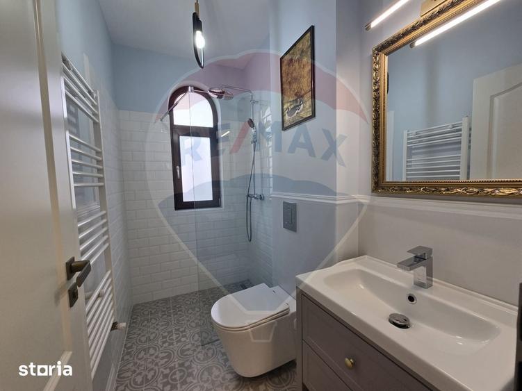 Casă cu 5 camere cu Teren 300 Mp în Ferme