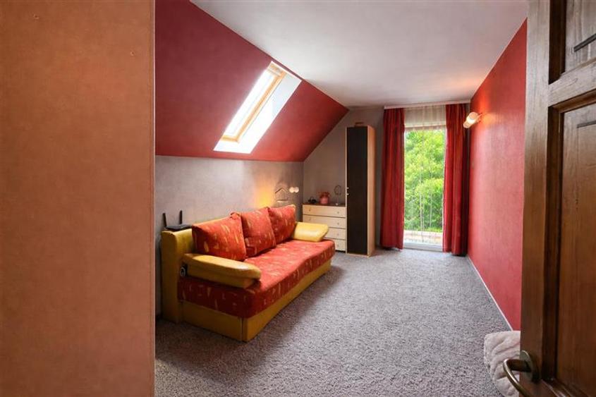 Casă individuală cu 4 camere cu Piscina în Sântana de Mureș