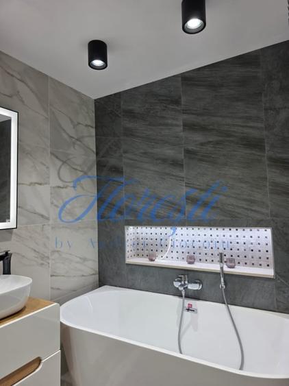 Apartament cu 3 camere semidecomandat în Florești