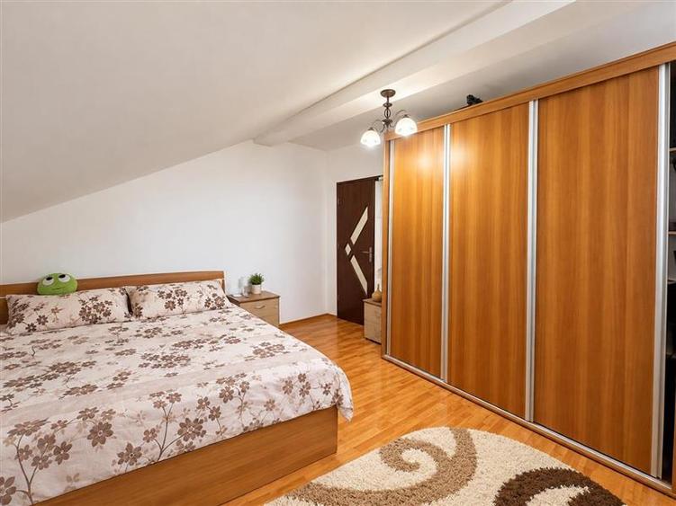 Apartament cu 3 camere decomandat în Tătărași