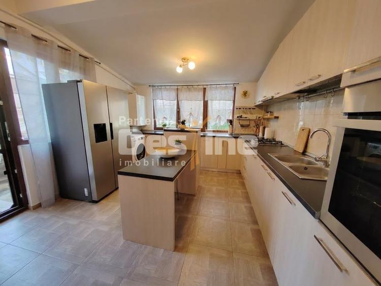 Apartament cu 3 camere, mobilat în Valea Adâncă