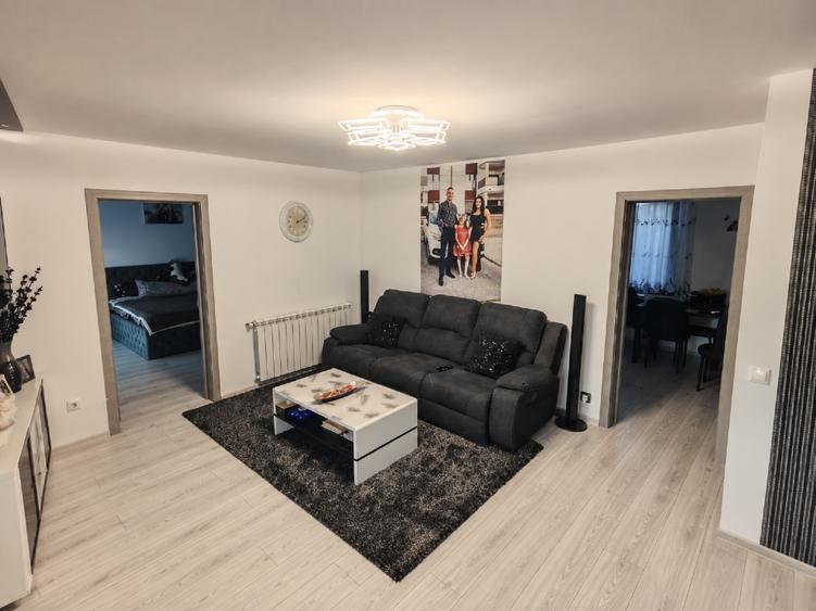 Casă individuală cu 3 camere cu Canalizare în Bascov