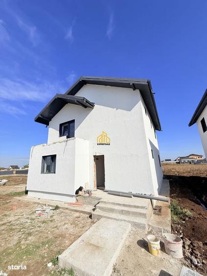 Casă cu 4 camere cu Teren 250 Mp în Clinceni