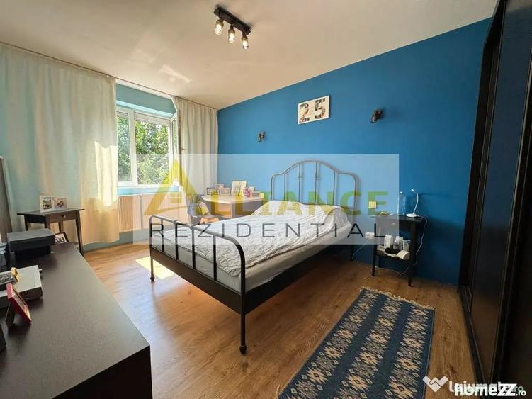 Casă cu 7 camere cu Teren 1086 Mp în Frumușani