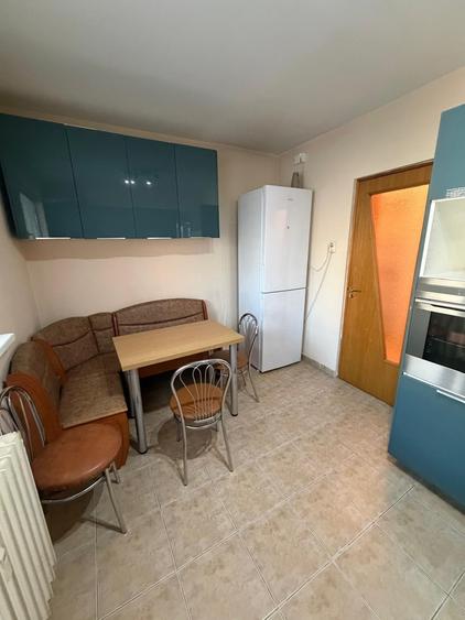 Apartament cu 2 camere semidecomandat, mobilat în Bucur Obor