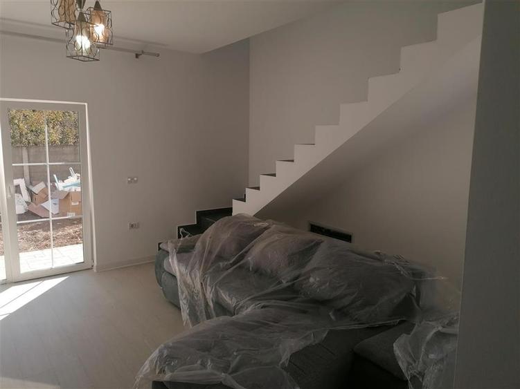 Duplex cu 3 camere cu Teren 200 Mp în Exterior Vest