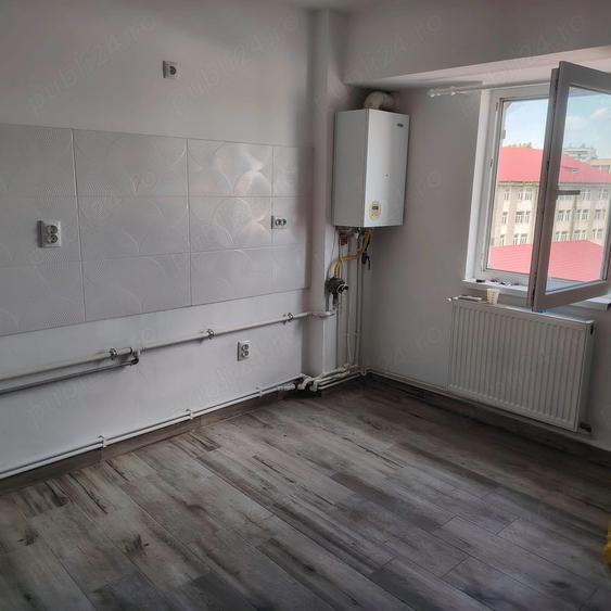 Apartament cu 2 camere decomandat în Piața