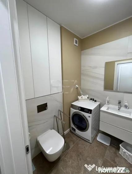 Apartament cu 3 camere semidecomandat în Aviației