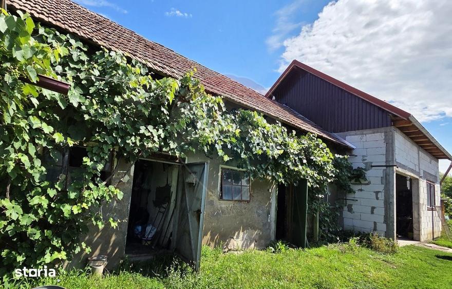 Casă cu 3 camere în Dumbrăvioara