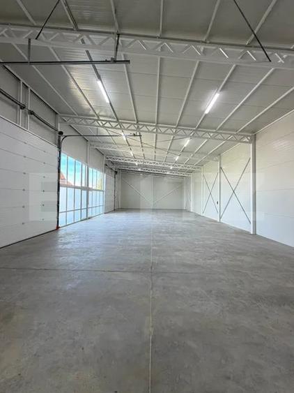 Spațiu comercial, de 240 mp, în Plopeni