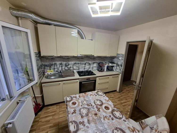 Apartament cu 3 camere semidecomandat, mobilat în Circumvalațiunii
