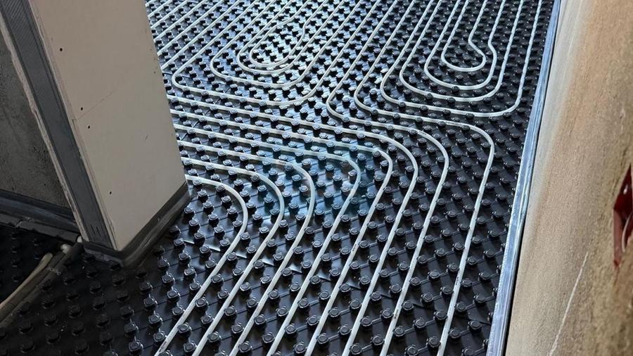 Casă cu 3 camere cu Canalizare în Central