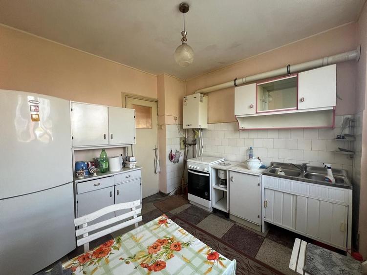 Apartament cu 2 camere decomandat în Vasile Aaron