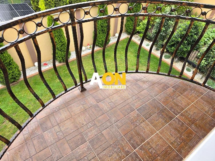 Casă individuală cu 4 camere cu Canalizare în Cetate
