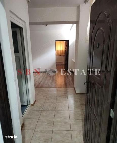 Apartament cu 3 camere semidecomandat în Crângași