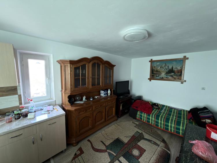 Casă individuală cu 2 camere cu Teren 1100 Mp în Central