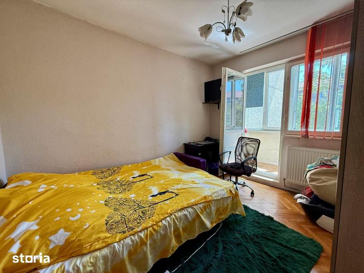 Apartament cu 3 camere semidecomandat în Circumvalațiunii