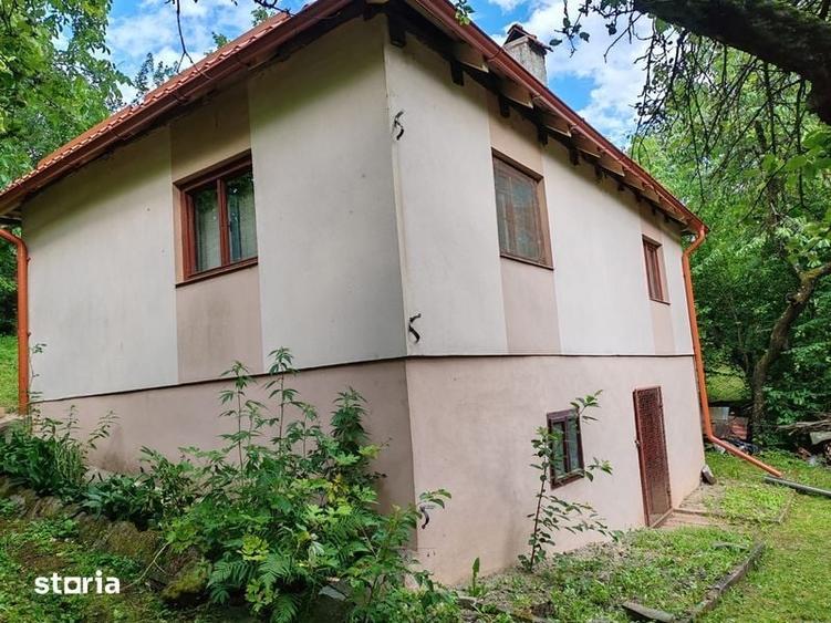 Casă cu 2 camere cu Teren 90 Mp în Almașu Mare
