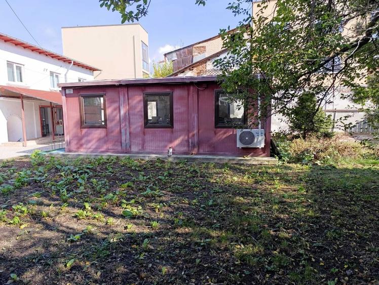 Casă cu 4 camere în Central