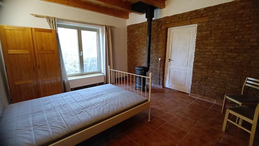 Casă cu Teren 2135 Mp în Petrești