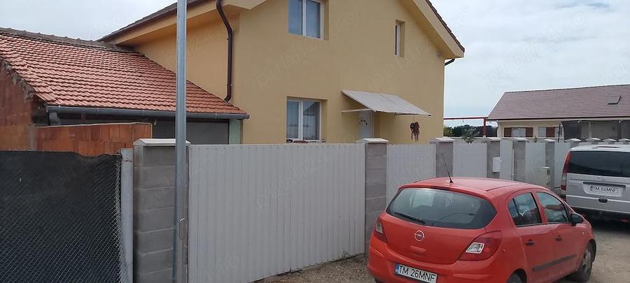 Casă cu 3 camere cu Teren 550 Mp în Central