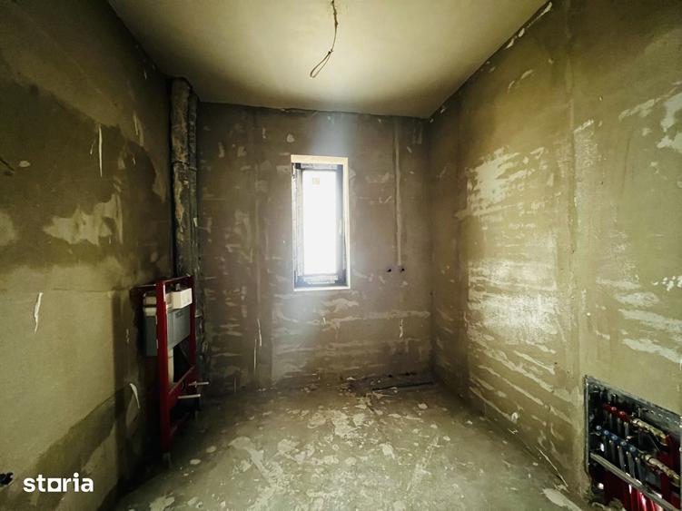 Apartament cu 4 camere în Aradului