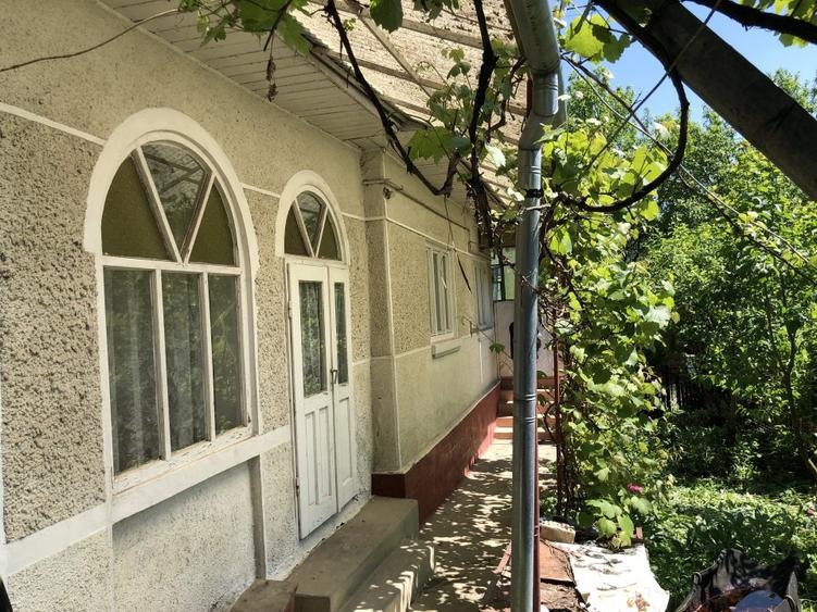 Casă individuală cu 2 camere cu Teren 1350 Mp în Râciu