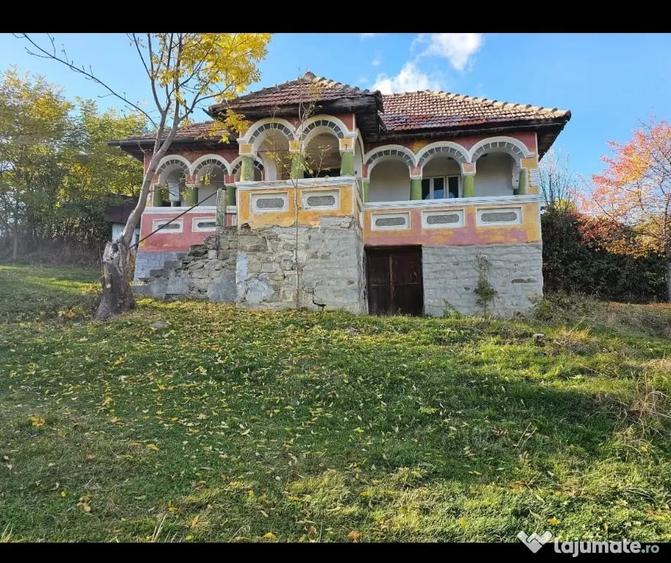 Teren de 950 mp, în Central