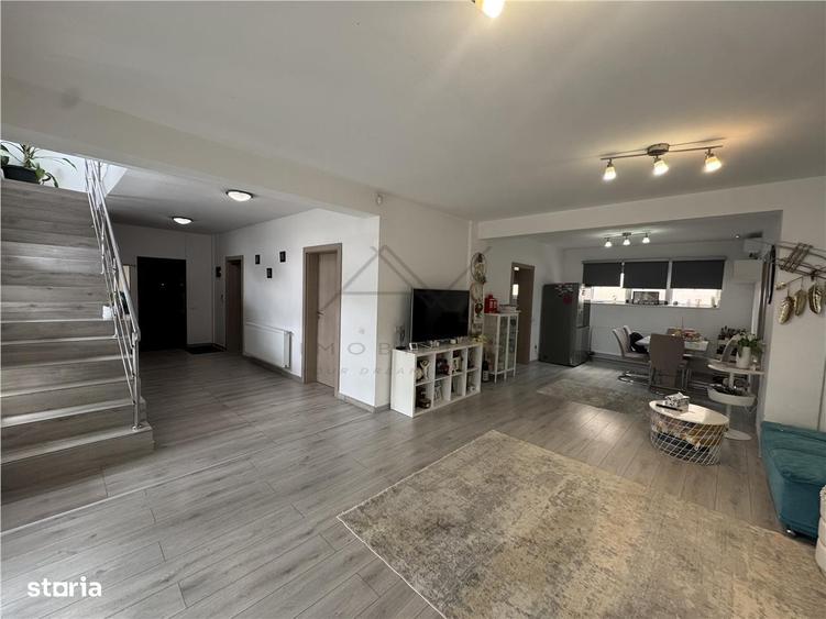 Casă cu 5 camere cu Teren 400 Mp în Central