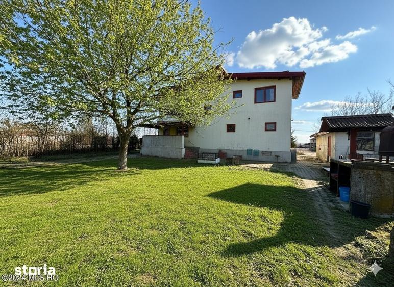 Casă cu 5 camere cu Teren 2029 Mp în Călugăreni