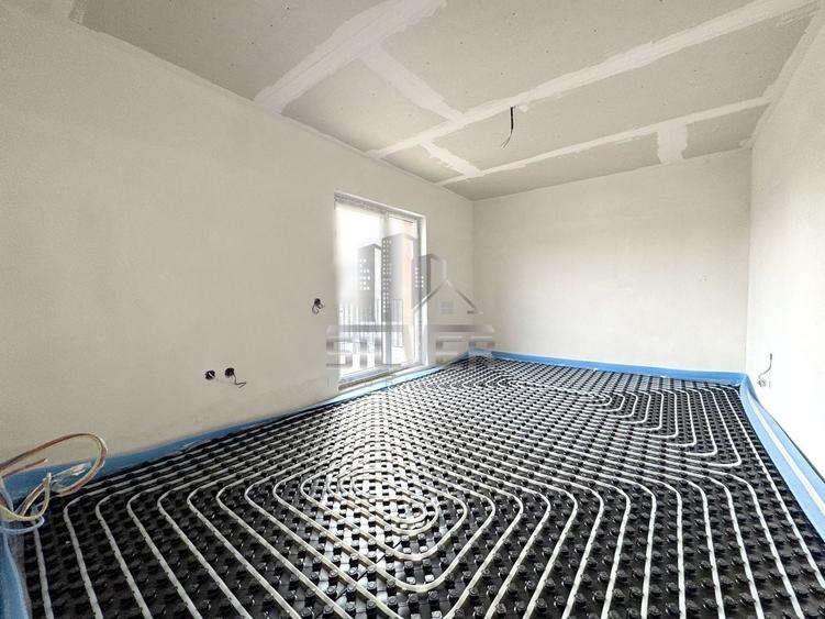 Duplex cu 5 camere cu Canalizare în Chinteni