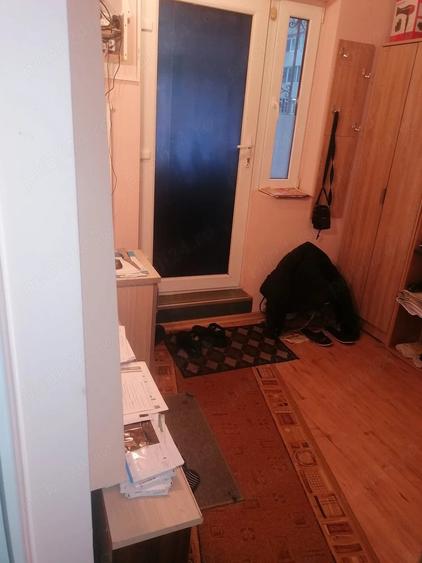 Apartament cu 3 camere semidecomandat în Tomis Nord