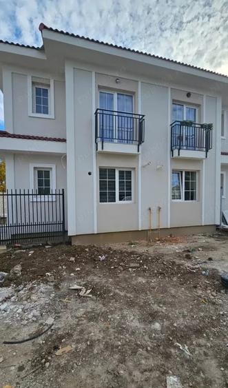 Duplex cu 3 camere cu Canalizare în Sânandrei