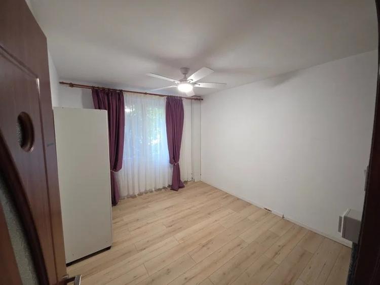 Apartament cu 4 camere semidecomandat în Berceni
