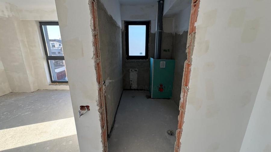 Apartament cu 3 camere decomandat în Aviației